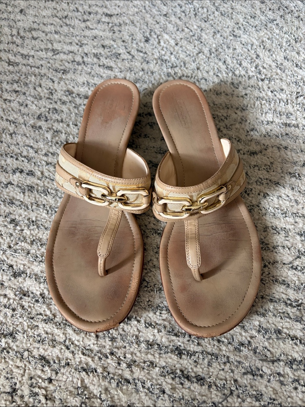 Virginia coach kitten heels 9.5